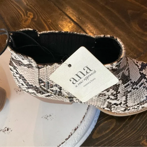 NWT A.N.A. Snakeskin Ankle Boots - Picture 4 of 11